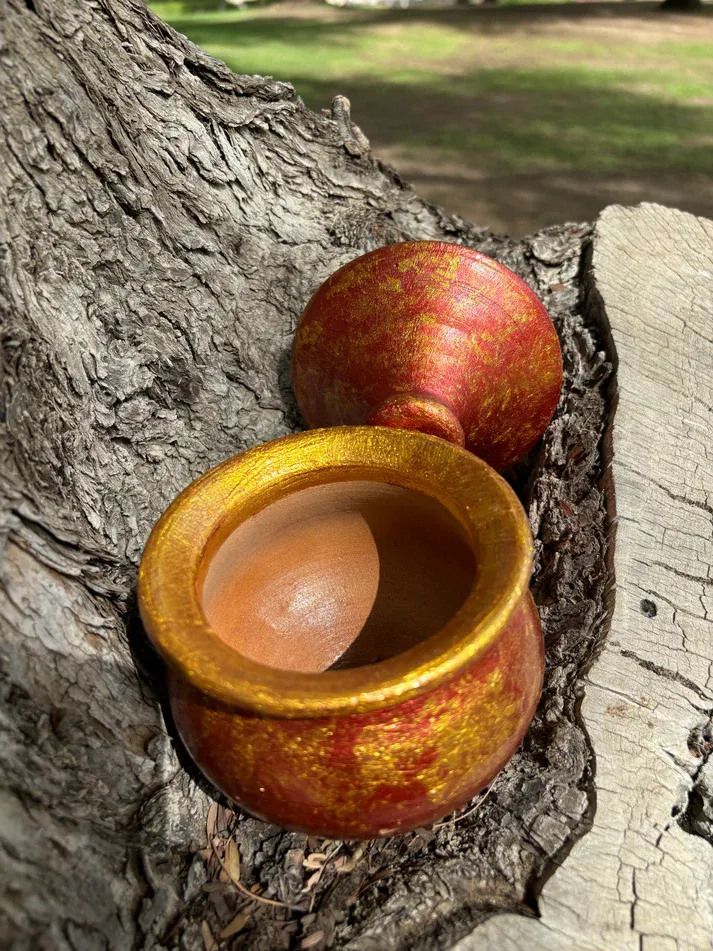 Handpainted Round Clay Pots 8.webp