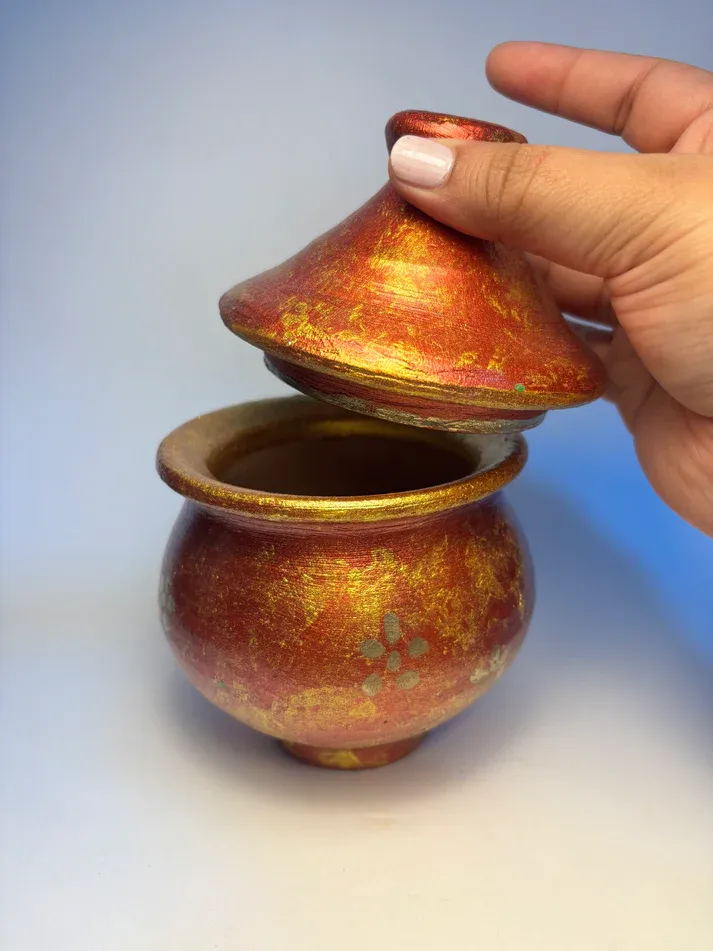Handpainted Round Clay Pots 7.webp