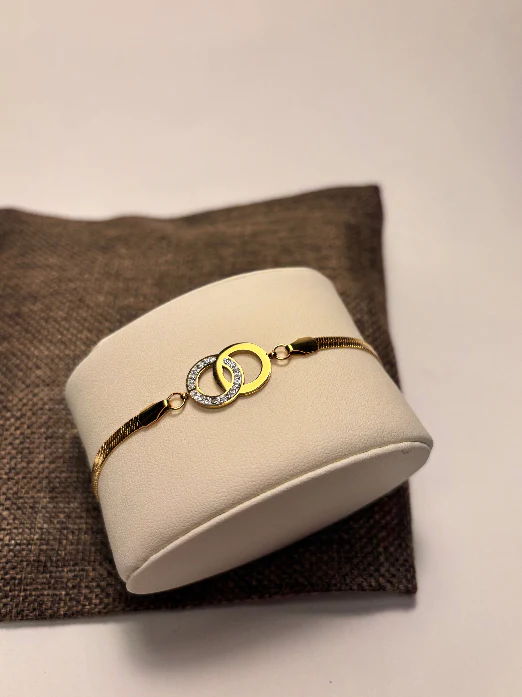 The Trinket Wraps - Interlinked Circle Bracelet